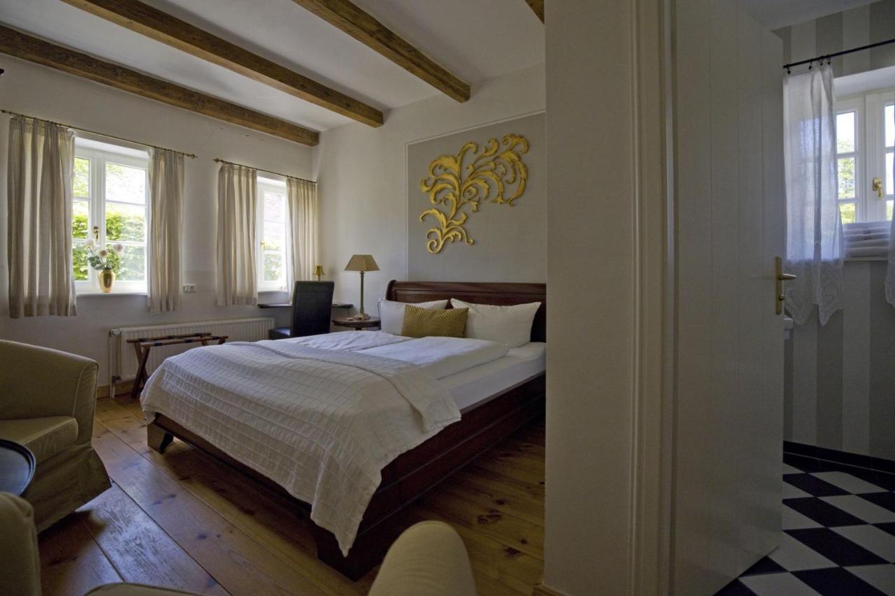 Hotel Hochzeitshaus เอาริคช์ ภายนอก รูปภาพ
