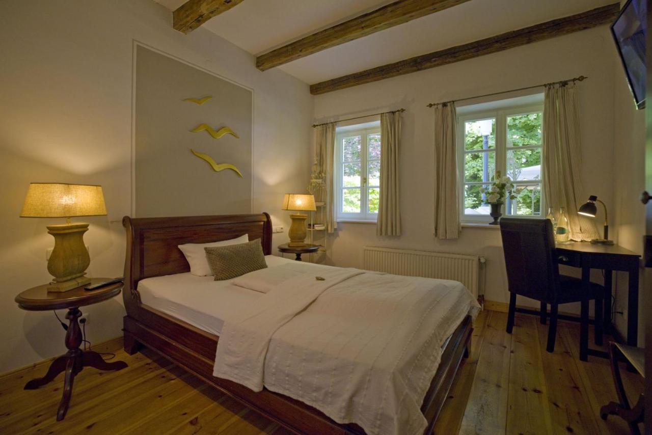Hotel Hochzeitshaus เอาริคช์ ภายนอก รูปภาพ