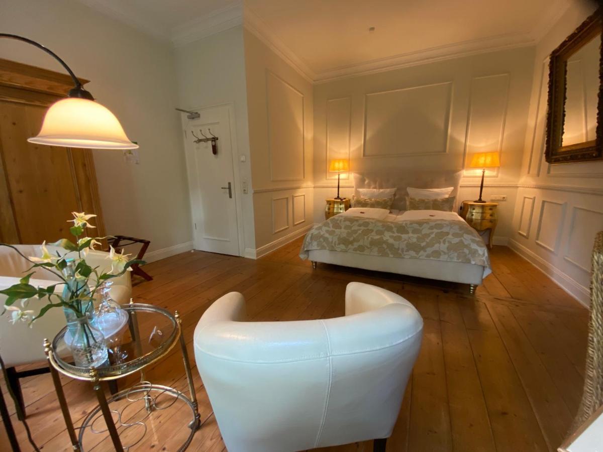 Hotel Hochzeitshaus เอาริคช์ ภายนอก รูปภาพ