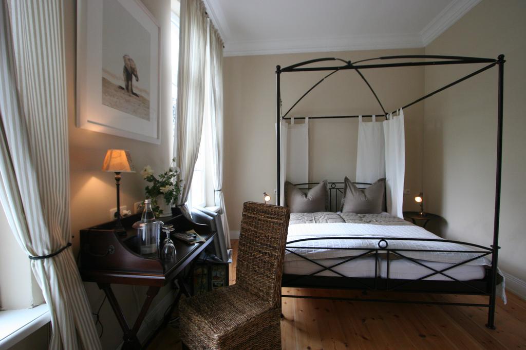 Hotel Hochzeitshaus เอาริคช์ ภายนอก รูปภาพ